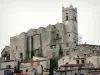 Eus - Kerktoren St. Vincent d'En Hoge uitzicht op de huizen van het dorp