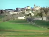 Fay-sur-Lignon - Vue sur l'église Saint-Nicolas et les maisons du village entouré de prés