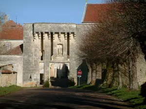 Flavigny-sur-Ozerain - Dorftor