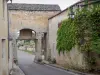 Flavigny-sur-Ozerain - Porta del villaggio