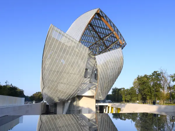 Le parcours architectural : l'exposition permanente de la Fondation Louis  Vuitton