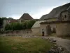 Fondremand - Woningen en te houden (kasteel) van het dorp