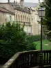 Fontenay-le-Comte - Poste de luz e casas na cidade velha