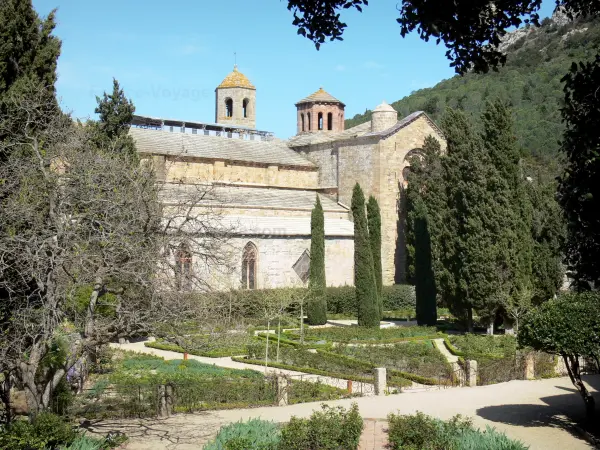 Fontfroide abbey - Cistercian abbey of Sainte-Marie de Fontfroide, in the town of Narbonne, in the Corbières: abbey church and rose garden