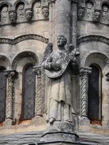 Forcalquier - Cittadella: musicista angelo del Notre-Dame-de-Provence