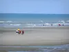 Fort-Mahon-Plage - Plage de sable avec des promeneurs et mer (la Manche)