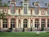 Gärten des Schlosses von Fontainebleau - Garten Diane und Fassade des Schlosses von Fontainebleau