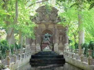 Giardino Jardin du Luxembourg - Medici Fountain