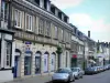 Gisors - Façades de maisons à colombages et commerces de la rue de Vienne