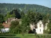 Giverny - Casas de aldeia rodeadas por vegetação