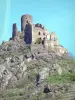 Gorges de l'Alagnon - Vestiges du château de Léotoing au sommet d'un piton rocheux