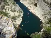 Gorges de l'Ardèche - Groupe de canoéistes faisant la descente de l'Ardèche