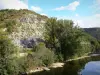 Gorges de l'Aveyron - Rivière Aveyron bordée d'arbres et de collines