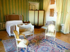 Grignan castle - Inside the castle: bedroom of Marie Fontaine