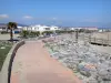 Gruissan - Gruissan-Plage, in het Regionale Natuurpark van Narbonne in de Middellandse Zee: een wandeling langs het strand van het resort