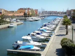 Gruissan - Marina y los barcos amarrados