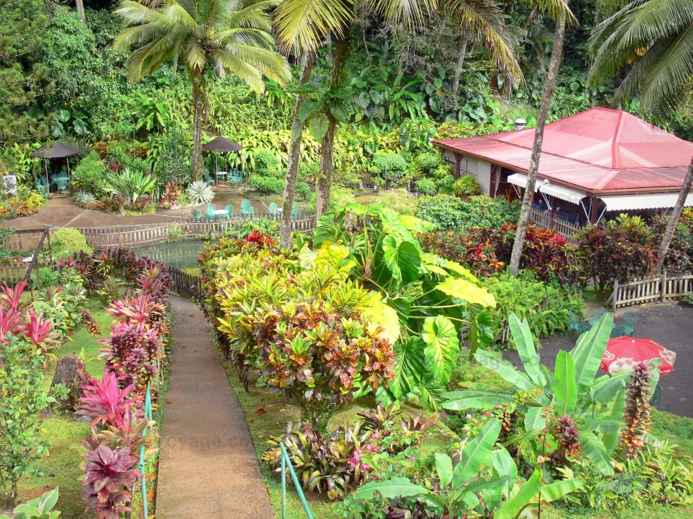 Guide de Guadeloupe - Jardins de Valombreuse - Parc floral et son restaurant