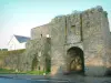 Guérande - Porte de Saillé et remparts (fortifications) de la cité médiévale