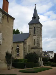 Guéret - Kapelle und Wolken im Himmel