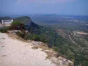 Guidon du Bouquet - Vom Guidon du Bouquet aus (höchste Stelle des Berges Bouquet), Blick auf die Heide des Gard und die umliegenden Landschaften