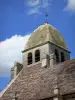 Guiry-en-Vexin - Église Saint-Nicolas : tour-clocher et son dôme en pierre ; dans le Parc Naturel Régional du Vexin Français