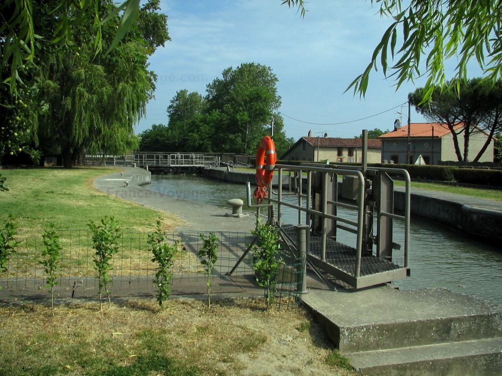 Guide de la Haute-Garonne - Canal du Midi - Écluse de Montgiscard