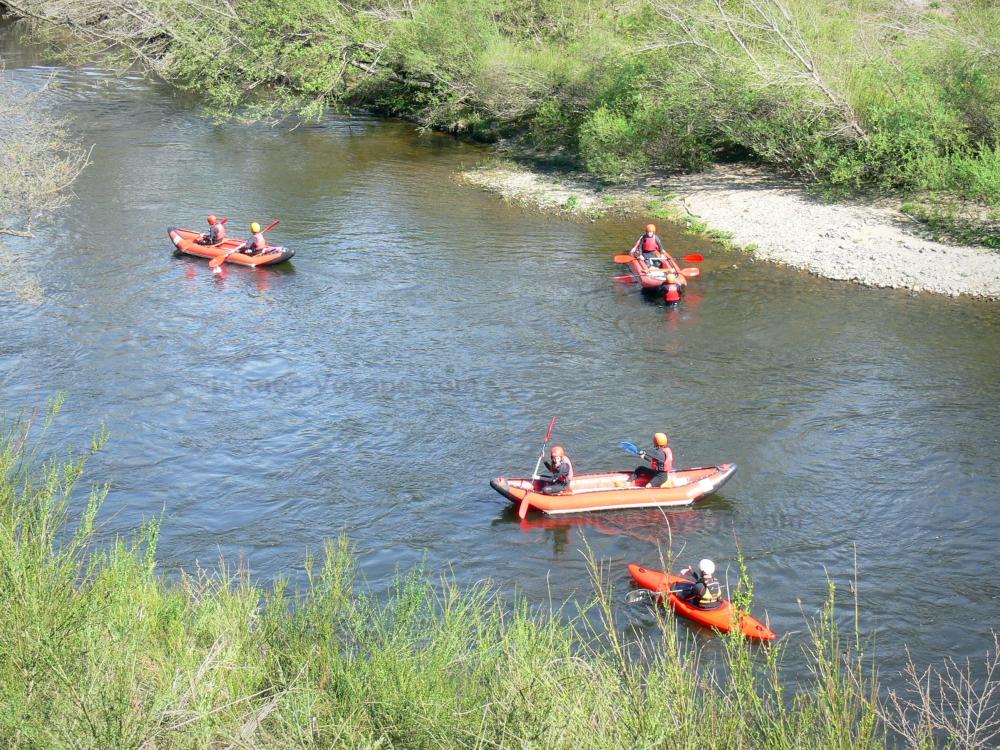 Guide de la Haute-Loire - Paysages de la Haute-Loire - Gorges de l'Allier : pratique du canoë sur la rivière Allier