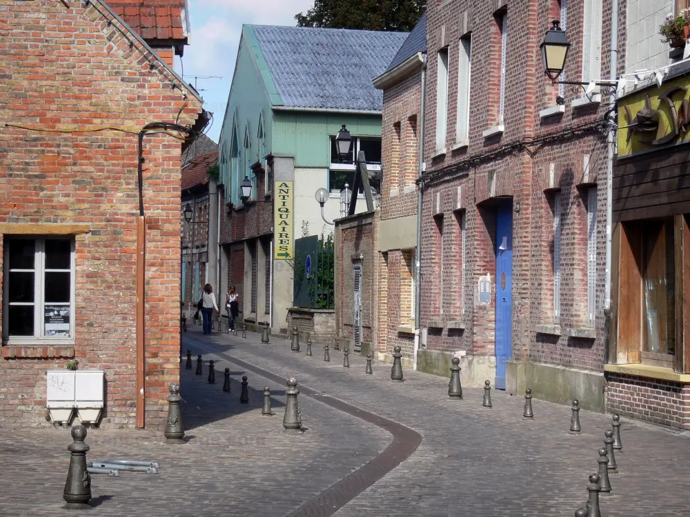 Guide of Hauts-de-France - Amiens - Street and houses of the Saint-Leu district