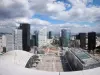 Guida degli Hauts-de-Seine - Tetto del Grande Arche a La Défense - Vista degli edifici del quartiere La Défense e di Parigi dal tetto della Grande Arche