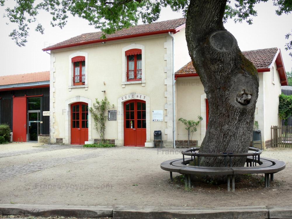 Het regionaal Natuurpark Les Landes de Gascogne - Regionaal Natuurpark Les Landes de Gascogne: Sabres station, het startpunt voor een bezoek aan het museum van de Grote Heide Marquèze