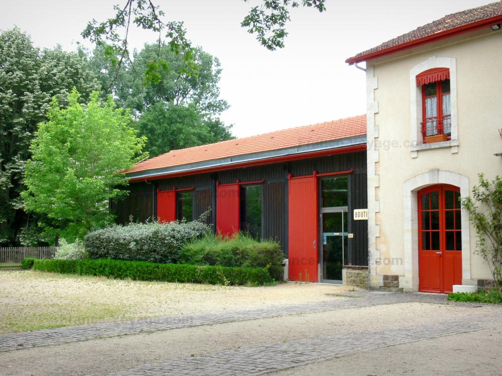 Het regionaal Natuurpark Les Landes de Gascogne - Regionaal Natuurpark Les Landes de Gascogne: Sabres station, het startpunt voor een bezoek aan het museum van de Grote Heide Marquèze