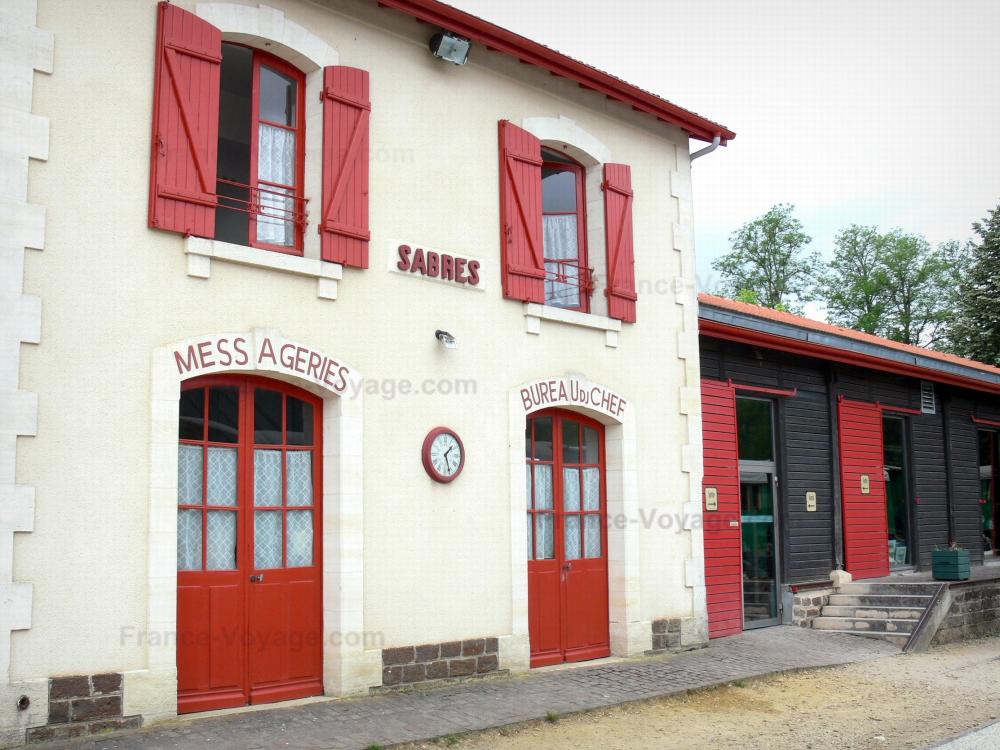Het regionaal Natuurpark Les Landes de Gascogne - Regionaal Natuurpark Les Landes de Gascogne: Sabres station, het startpunt voor een bezoek aan het museum van de Grote Heide Marquèze