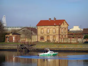 Honfleur - Outer harbour with a boat and houses