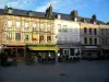 Honfleur - Place Sainte-Catherine avec ses maisons et ses restaurants