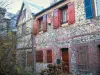 Honfleur - Stenen huizen met houten zijkanten en de oude stad