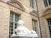 Hôtel de Sully - Sphinx en de gevel van het Hotel de Sully