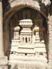 Ideale paleis van postbode Cheval - Hindoeïstische tempel aan de westgevel