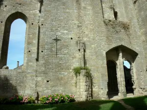 Iglesia de Larchant - Los restos de la iglesia de Saint-Mathurin