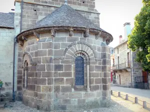 Iglesia de Saignes - Novela de la cabecera de la iglesia de Santa Cruz