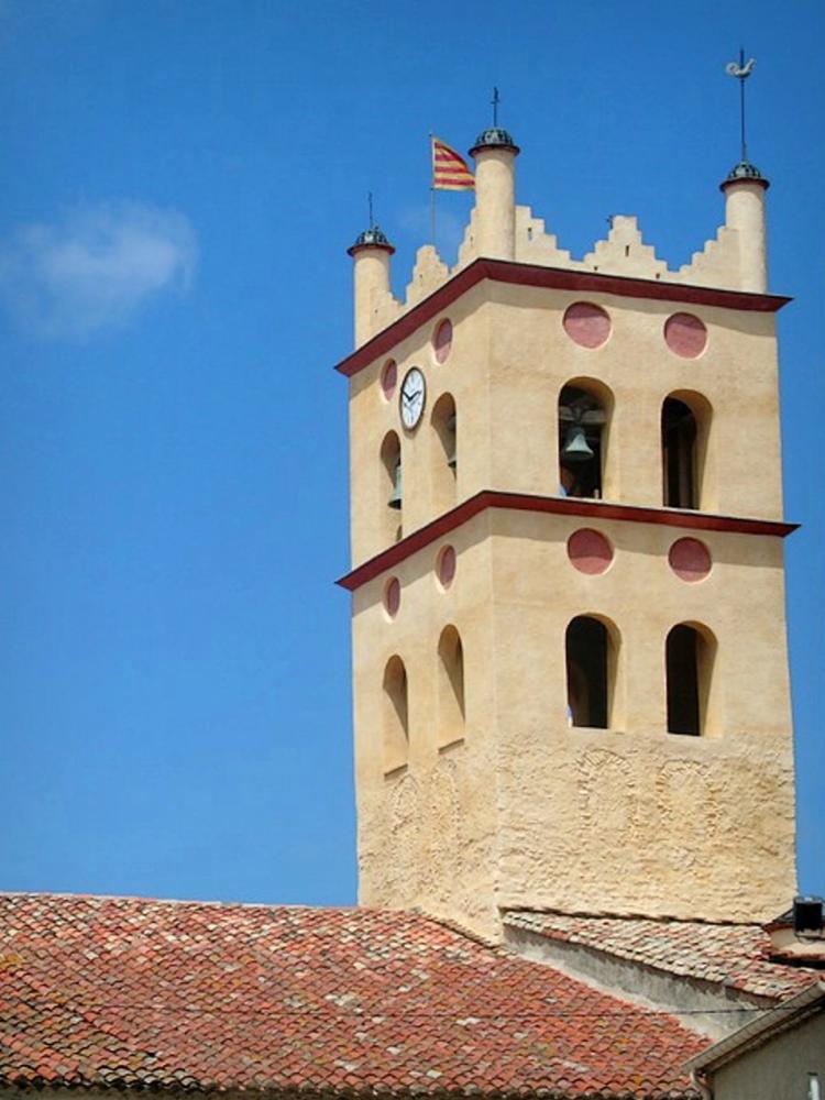 Fotos La iglesia de SaintGénisdesFontaines Guía turismo y vacaciones