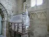 Iglesia de Saint-Thibault - Dentro de la iglesia de Saint-Thibault: santuario de Saint Thibault