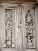 Iglesia de Saint-Thibault - Detalle de la hoja de la puerta esculpida
