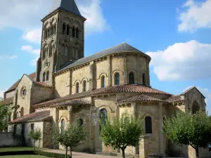 Igreja de Saint-Menoux - Cabeceira da igreja românica Saint-Menoux