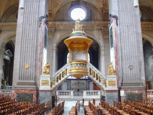 Igreja Saint-Sulpice - Dentro da igreja: púlpito