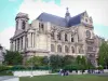 Igreja de Santo Eustáquio - Vista da igreja e do jardim de Nelson Mandela no distrito de Les Halles