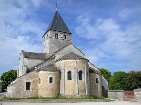 A igreja de Til-Châtel - Guia de Turismo, férias & final de semana na Côte-d'Or