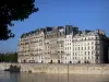 Île de la Cité - Façades d'immeubles de l'île de la Cité donnant sur la Seine