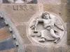 Issoire - Escultura da abside da igreja da abadia Saint-Austremoine: signo do zodíaco (equilíbrio)