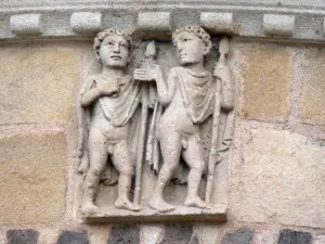 Issoire - Sculptuur van de apsis van de abdijkerk St. Austell: sterrenbeeld (Tweelingen)