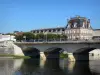 Jarnac - Ponte sobre o rio Charente e Maison Courvoisier (museu)